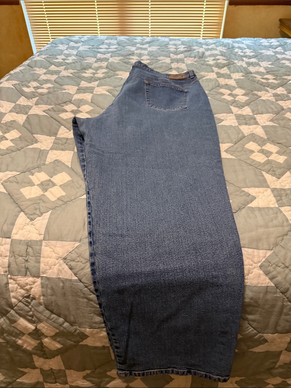 Ralph Lauren 20W medium wash Jean.
Perfect condition.